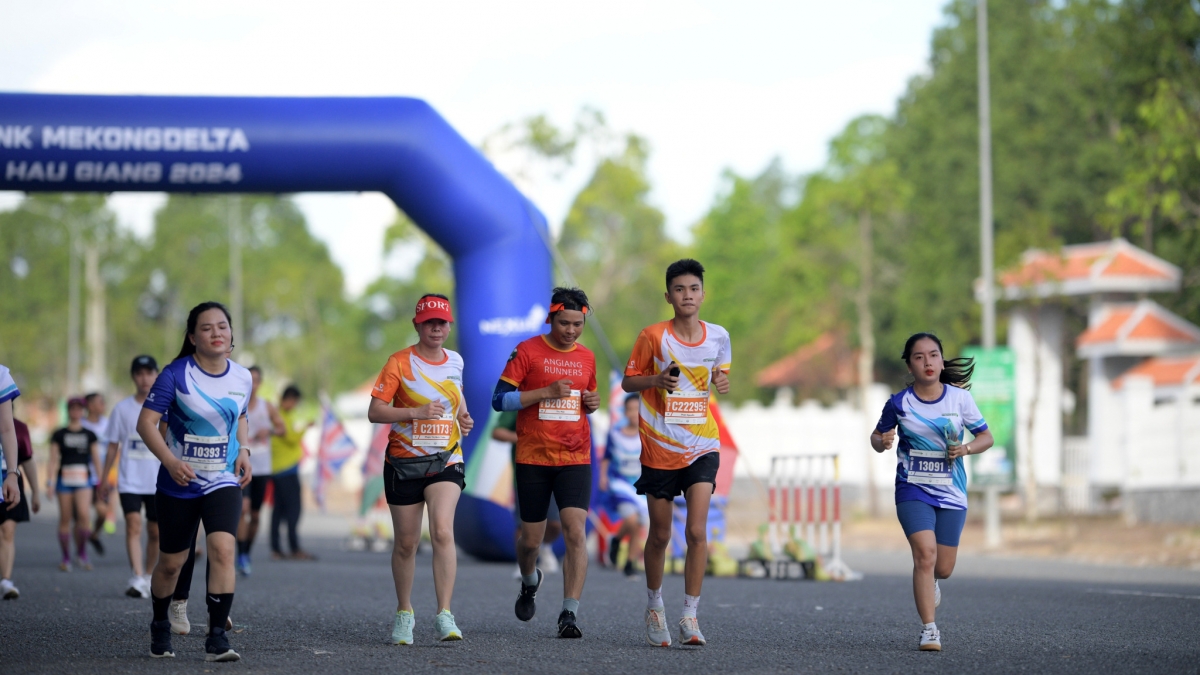 10.000 vĐv tham gia giải marathon quốc tế mekong delta hình ảnh 2 10.000 vDv tham gia giai marathon quoc te mekong delta hinh anh 2