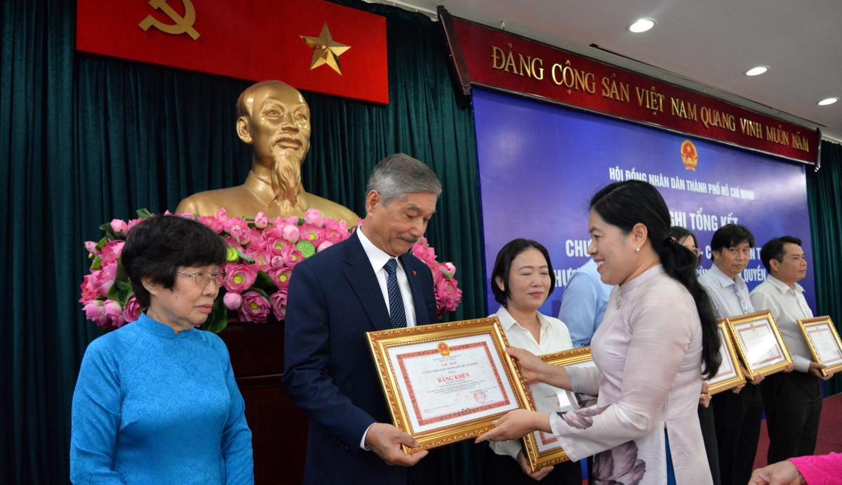  dan hoi - chinh quyen tra loi la dien dan gan ket nguoi dan va chinh quyen hinh anh 2