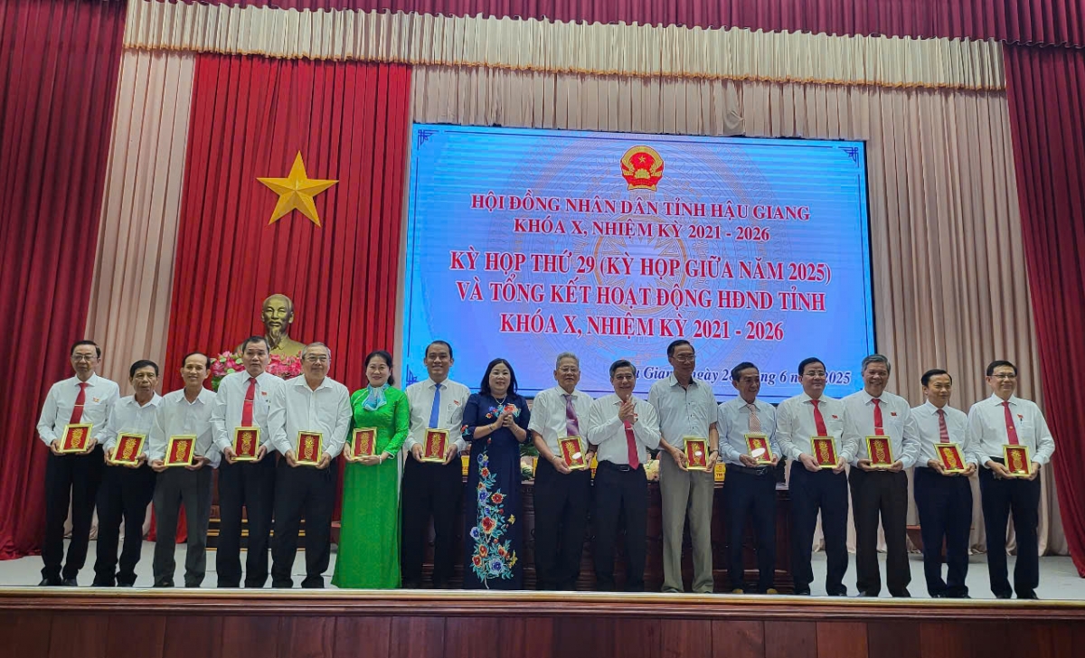 HĐND tỉnh Hậu Giang thông qua 4 nghị quyết ở kỳ họp cuối