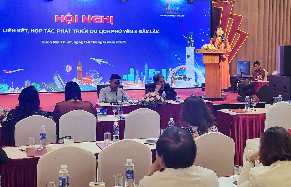 Đắk lắk và phú yên họp bàn kết nối du lịch rừng - biển hình ảnh 1 Dak lak va phu yen hop ban ket noi du lich rung - bien hinh anh 1