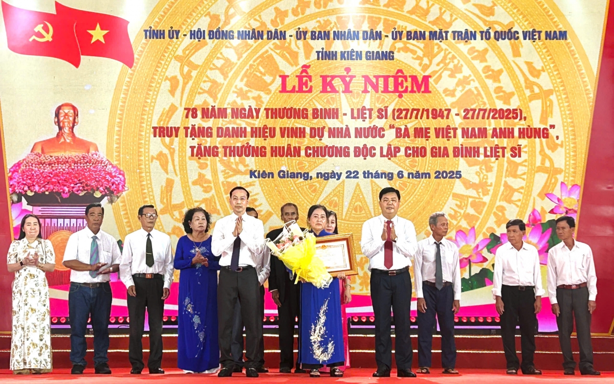 Kiên Giang: Tặng thưởng Huân chương Độc lập hạng 3 cho 6 gia đình liệt sĩ
