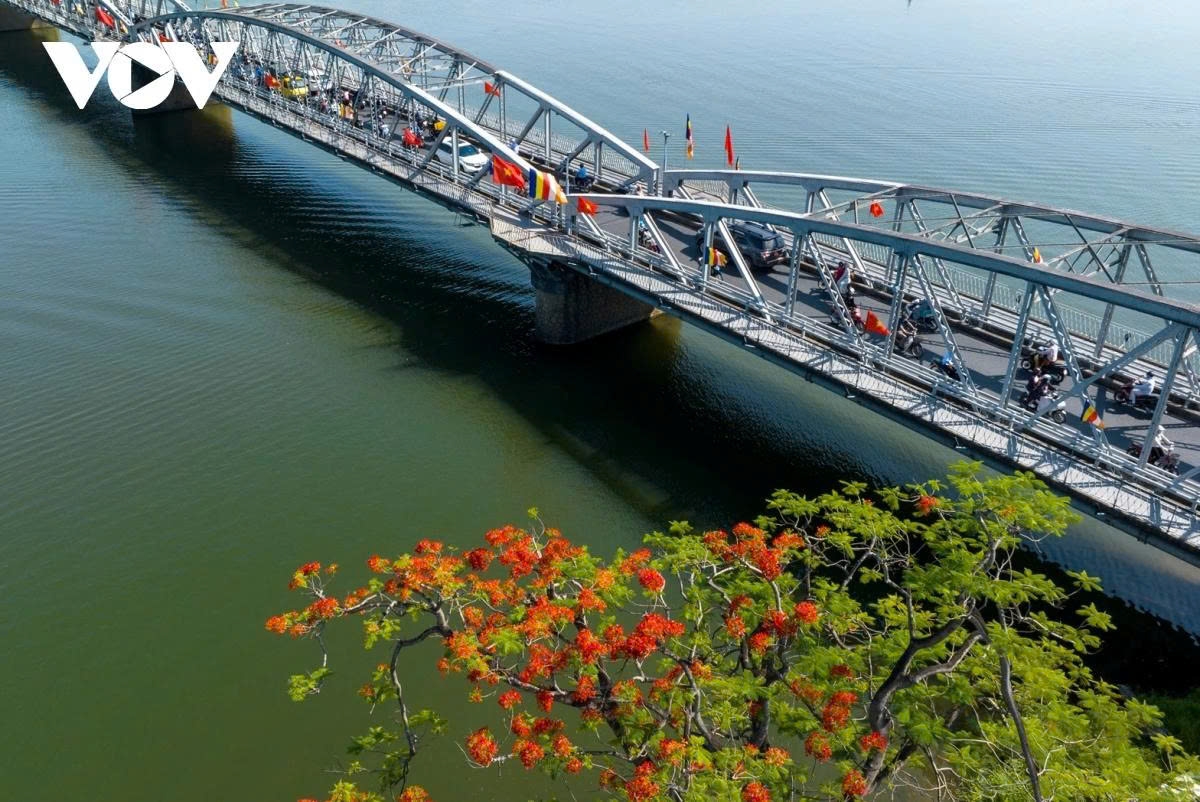 where the perfume river meets five bridges in harmony of past and present picture 2 where the perfume river meets five bridges in harmony of past and present picture 2