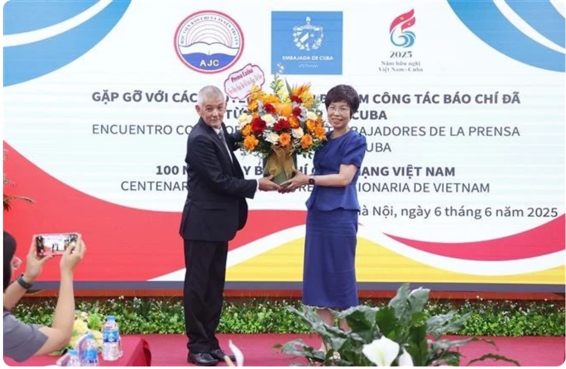 get-together celebrates press collaboration between vietnam, cuba picture 1 get-together celebrates press collaboration between vietnam, cuba picture 1
