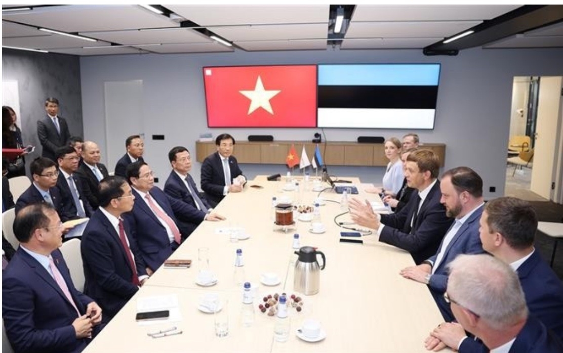 Prime Minister works with Estonian firms to accelerate projects in Vietnam