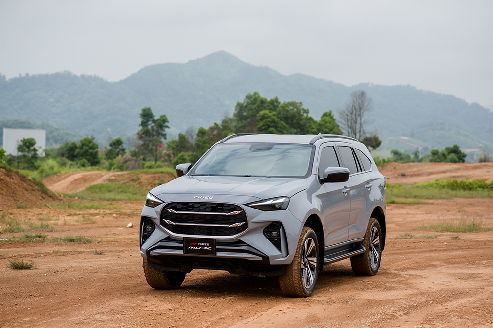 Isuzu mu-X 2025 ra mắt Việt Nam, giá cao nhất gần 1,27 tỷ đồng