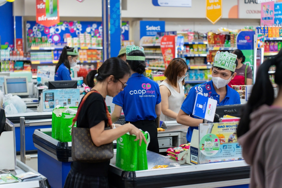 hàng ngàn gia đình việt đến co.opmart trải nghiệm Đại sứ xanh hình ảnh 3 hang ngan gia dinh viet den co.opmart trai nghiem Dai su xanh hinh anh 3