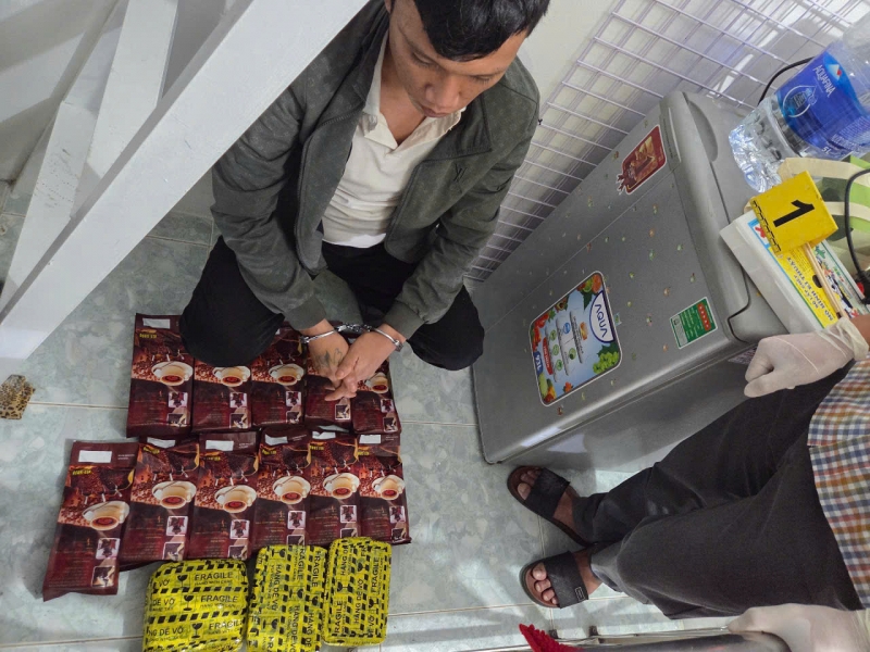 triệt phá đường dây buôn bán ma túy liên tỉnh, thu giữ 21kg ma túy hình ảnh 4 triet pha duong day buon ban ma tuy lien tinh, thu giu 21kg ma tuy hinh anh 4