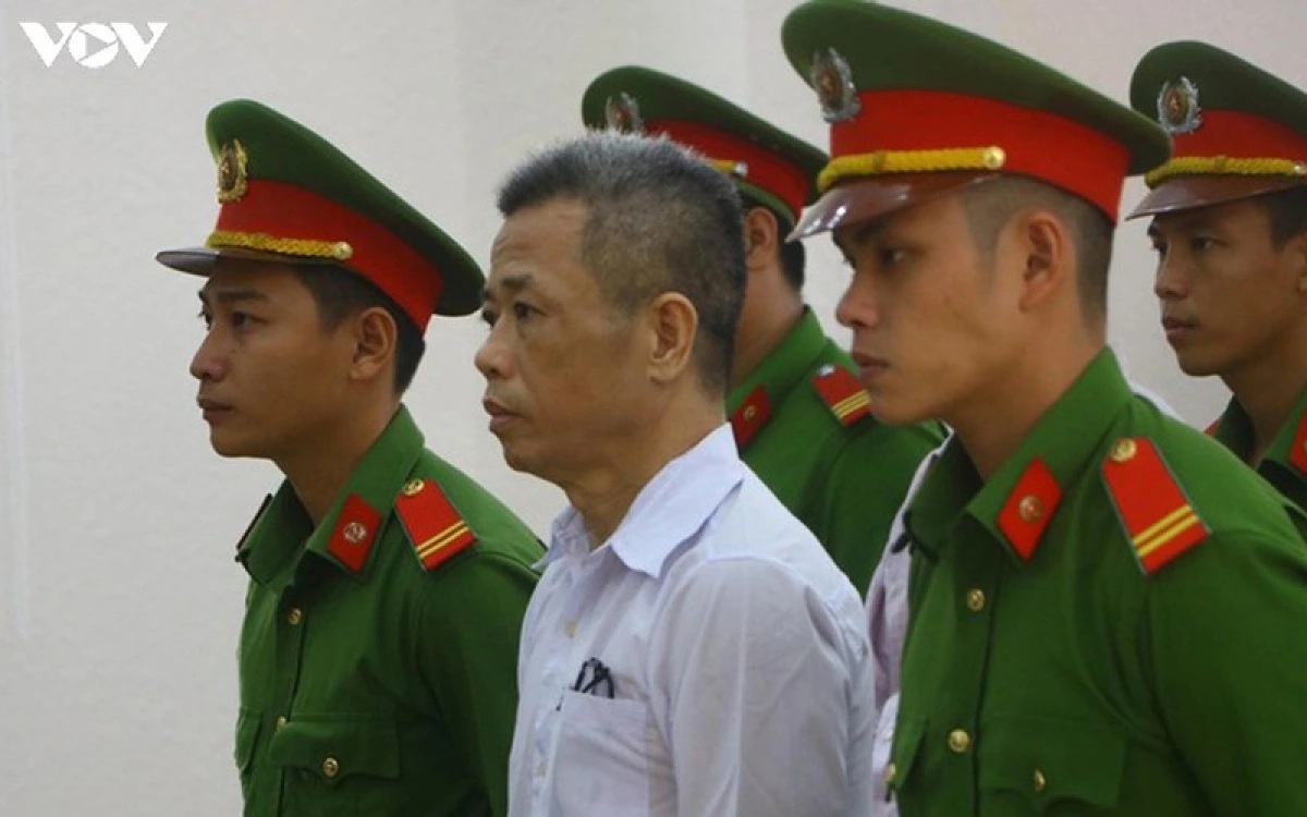 khiếu nại đình chỉ điều tra, cựu bí thư bến cát yêu cầu minh oan hình ảnh 1 khieu nai dinh chi dieu tra, cuu bi thu ben cat yeu cau minh oan hinh anh 1