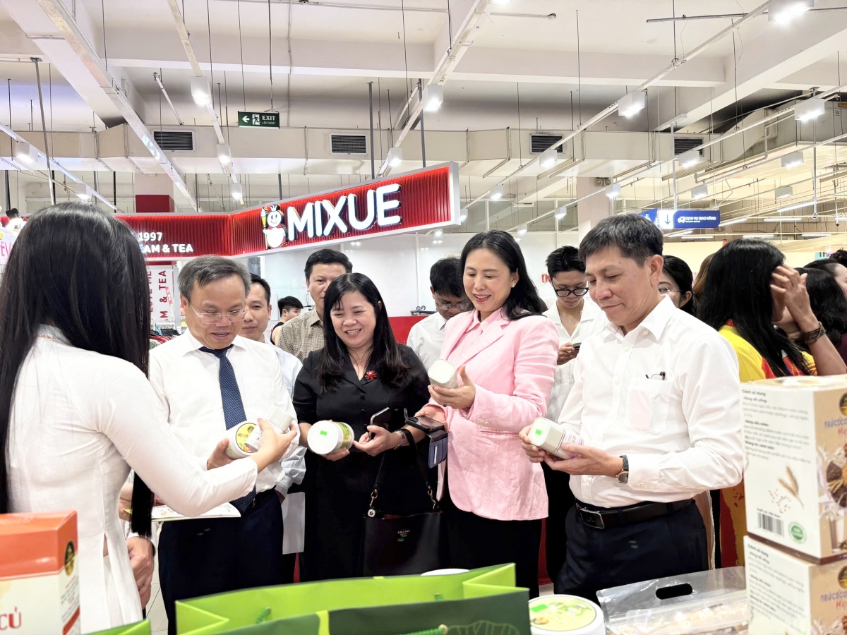 co.opmart to chuc ngay hoi san pham tinh quang tri hinh anh 2