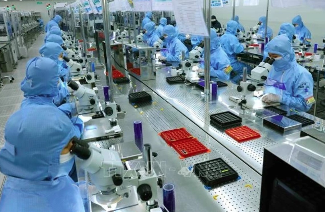 big push for vietnam to escape middle-income trap int l institutions picture 1