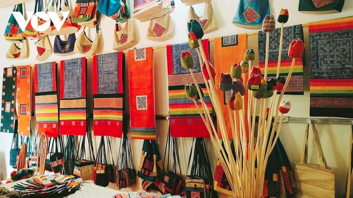the mong legacy of linen weaving on dong van karst plateau picture 1
