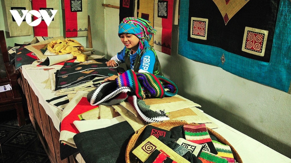 the mong legacy of linen weaving on dong van karst plateau picture 10