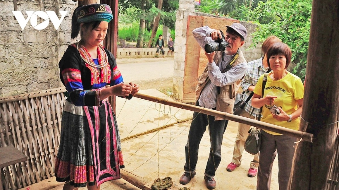 the mong legacy of linen weaving on dong van karst plateau picture 16