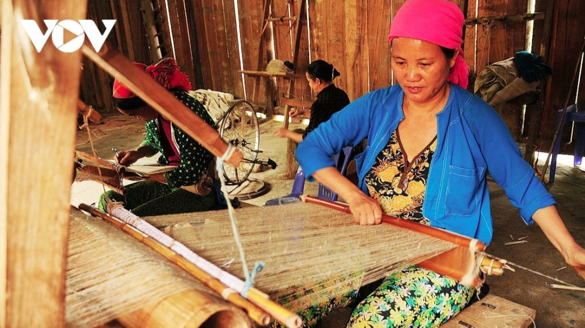 the mong legacy of linen weaving on dong van karst plateau picture 7
