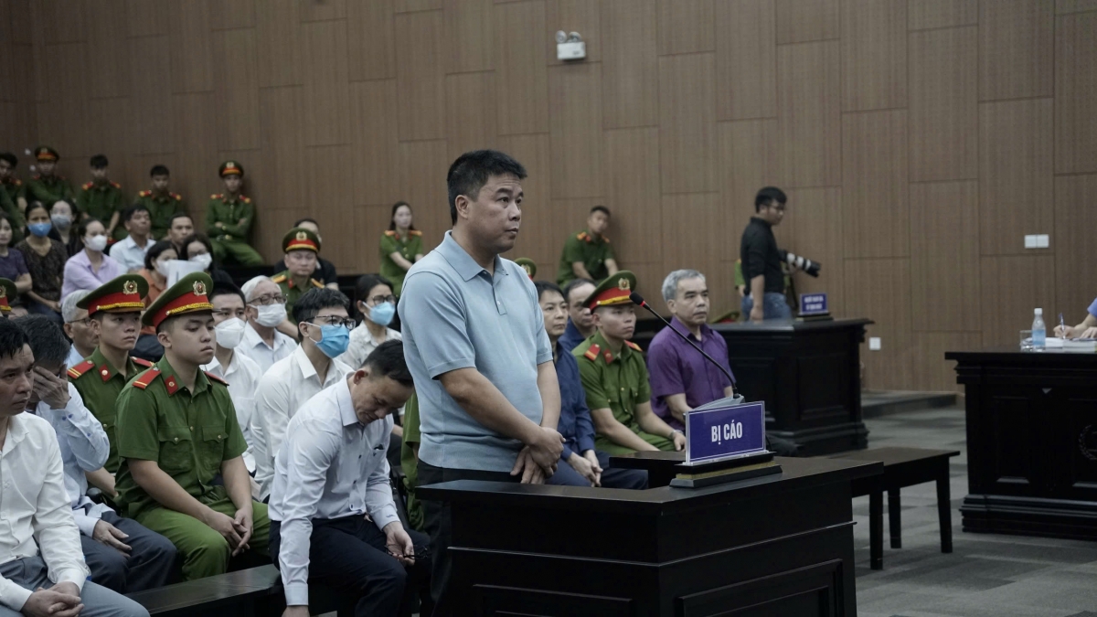 dẫn giải cựu bí thư hoàng thị thuý lan và 40 bị cáo vụ án phúc sơn hầu toà hình ảnh 11 dan giai cuu bi thu hoang thi thuy lan va 40 bi cao vu an phuc son hau toa hinh anh 11
