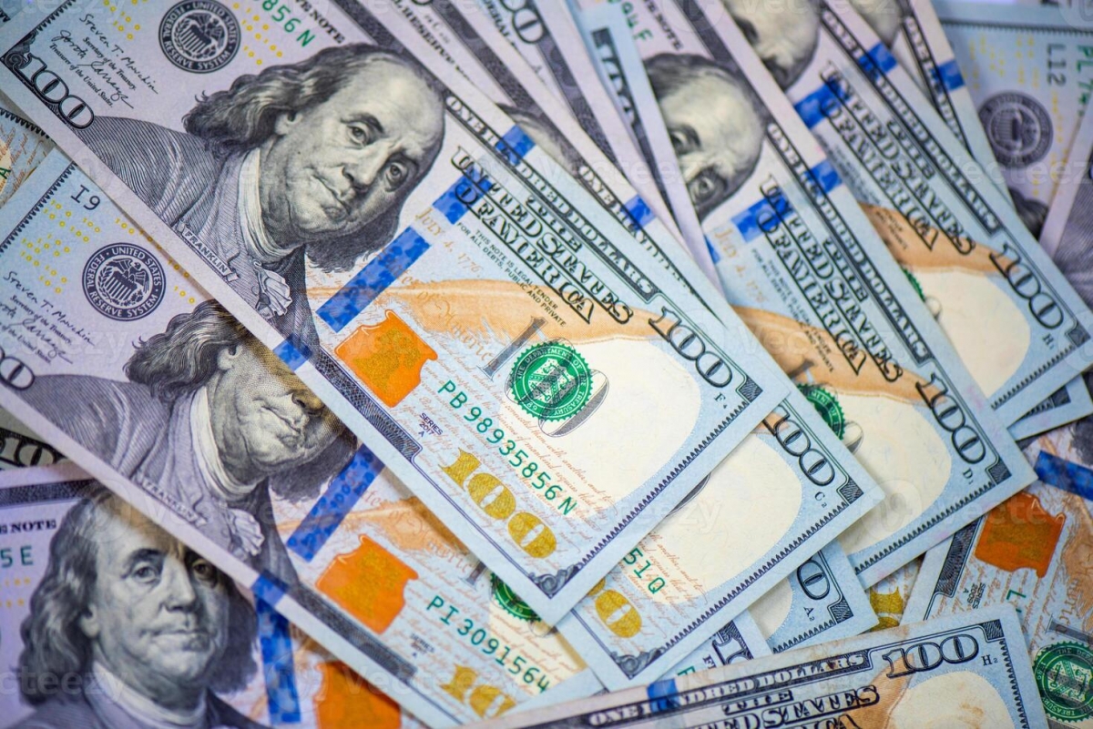 Tỷ giá USD hôm nay 1/7: Tỷ giá trung tâm đi lên đạt mức 24.058 đồng/USD