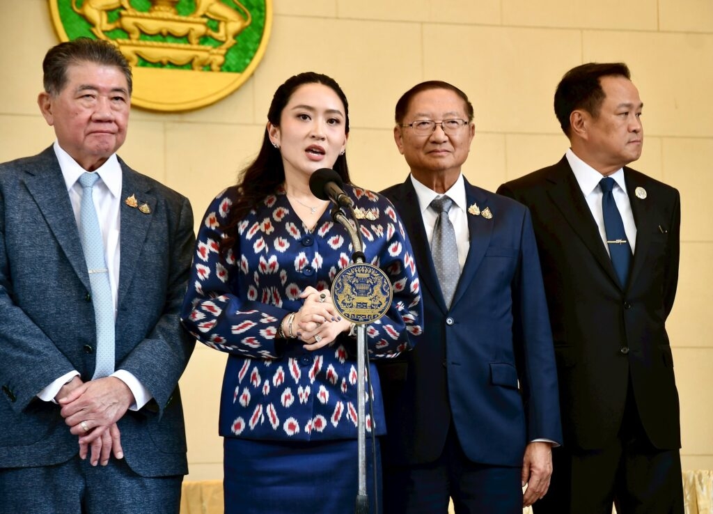 Doan ghi am gay chan dong chinh truong thai lan, chinh phu nguy co sup do hinh anh 1 Doan ghi am gay chan dong chinh truong thai lan, chinh phu nguy co sup do hinh anh 1