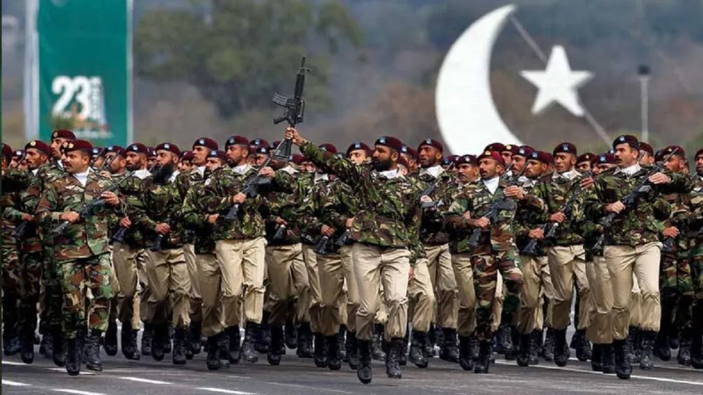 Pakistan tăng 20% ngân sách quốc phòng sau xung đột với Ấn Độ