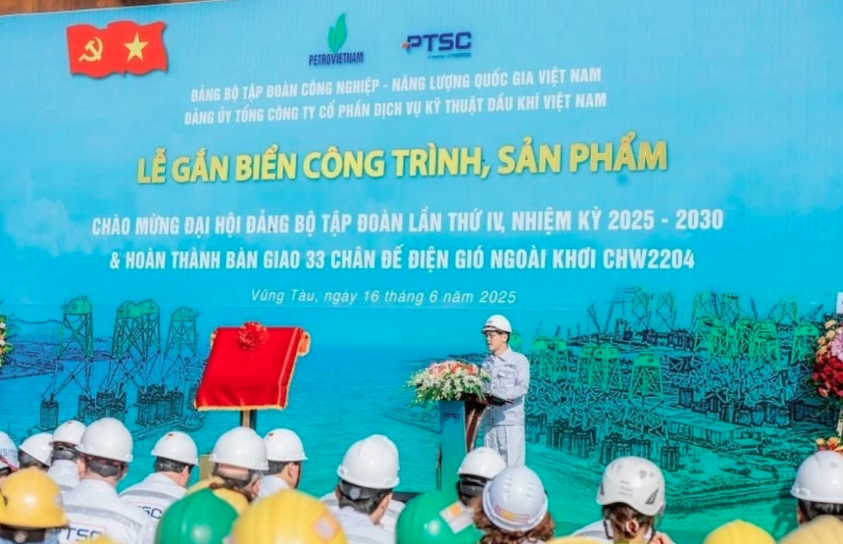 ptsc hands over 33 offshore wind power foundations to danish investor picture 1 ptsc hands over 33 offshore wind power foundations to danish investor picture 1