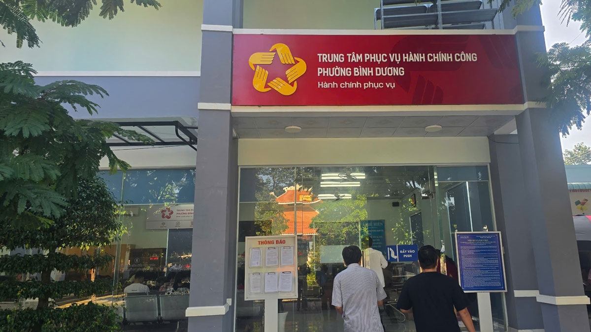 Sau 3 ngày, gần 20.000 hồ sơ được giải quyết tại 36 xã, phường mới ở Bình Dương