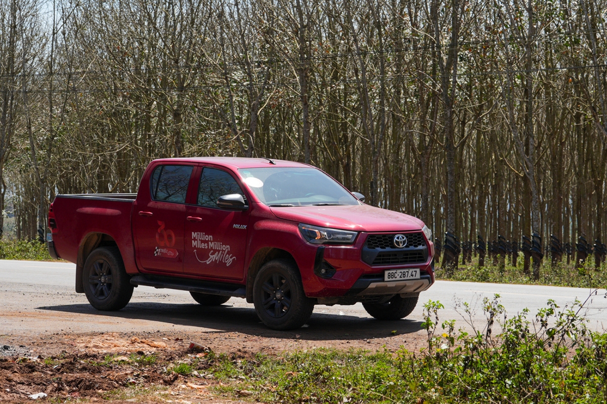 người dùng toyota hilux chưa nghĩ đến ngày sẽ đổi sang một mẫu xe khác hình ảnh 2 nguoi dung toyota hilux chua nghi den ngay se doi sang mot mau xe khac hinh anh 2