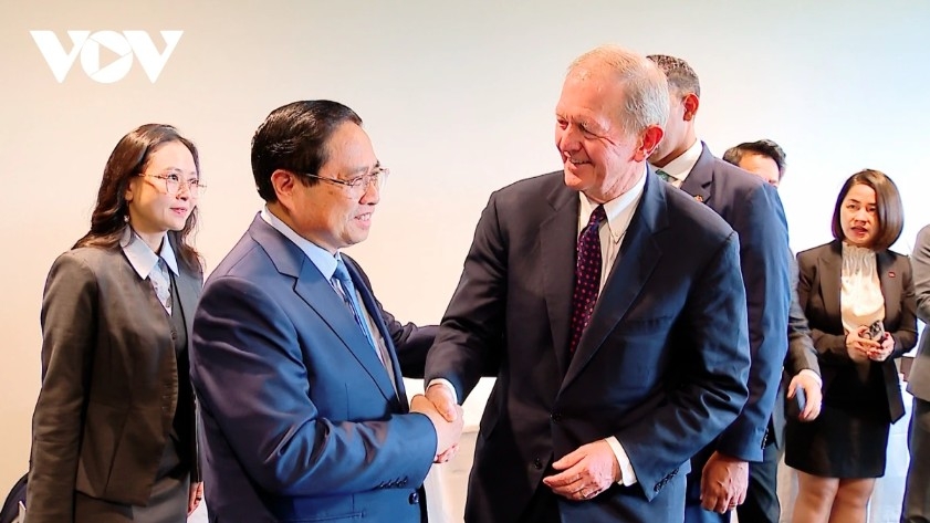 government chief holds working breakfast with swedish business leaders picture 2