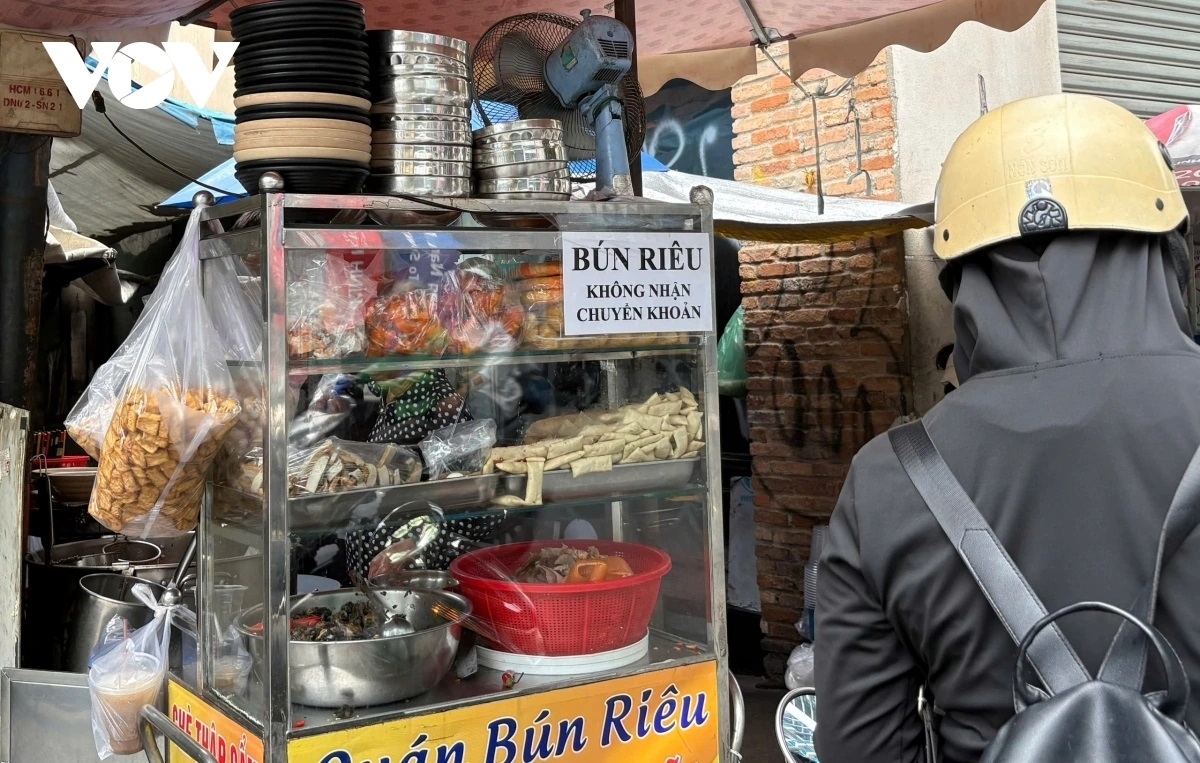 Hộ kinh doanh chỉ nhận tiền mặt, từ chối chuyển khoản có thể được coi là trốn thuế