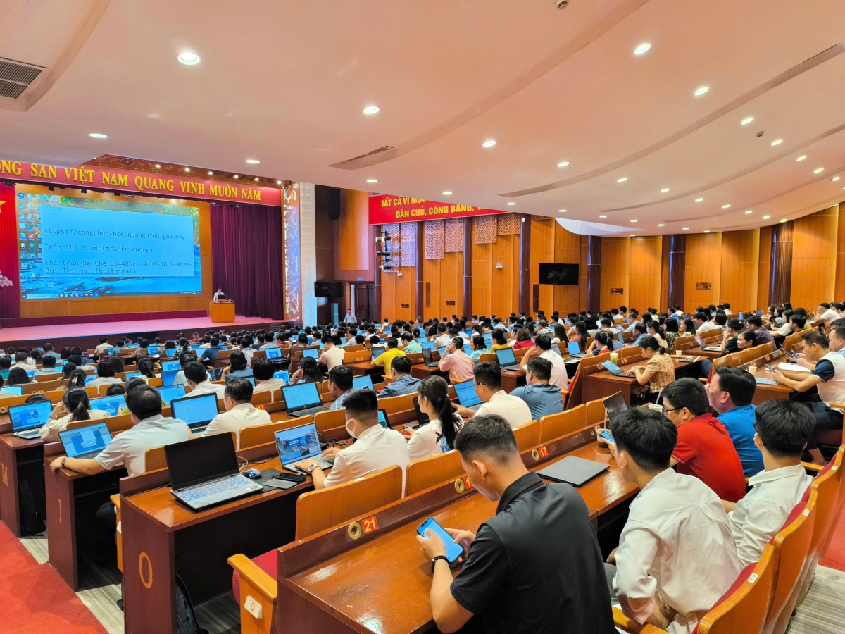 Nâng cao năng lực giải quyết thủ tục hành chính khi thực hiện chính quyền 2 cấp