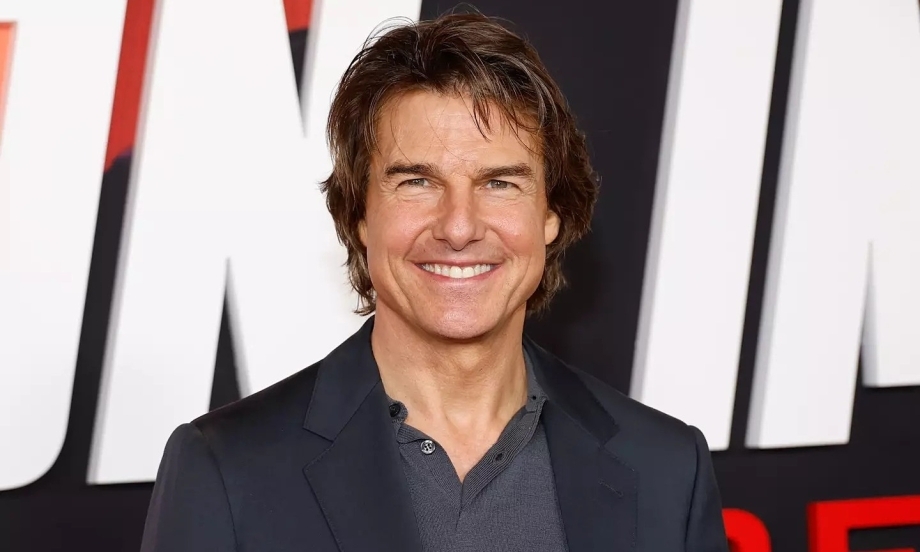 Tom Cruise đạt kỷ lục Guinness thế giới với 16 lần nhảy dù trong Mission: Impossible