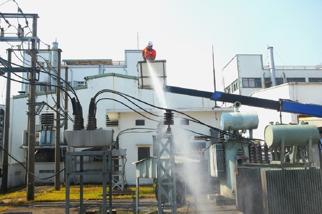 evnnpc hoàn thành tốt việc đảm bảo cung cấp điện tháng cao điểm nắng nóng hình ảnh 3 evnnpc hoan thanh tot viec dam bao cung cap dien thang cao diem nang nong hinh anh 3