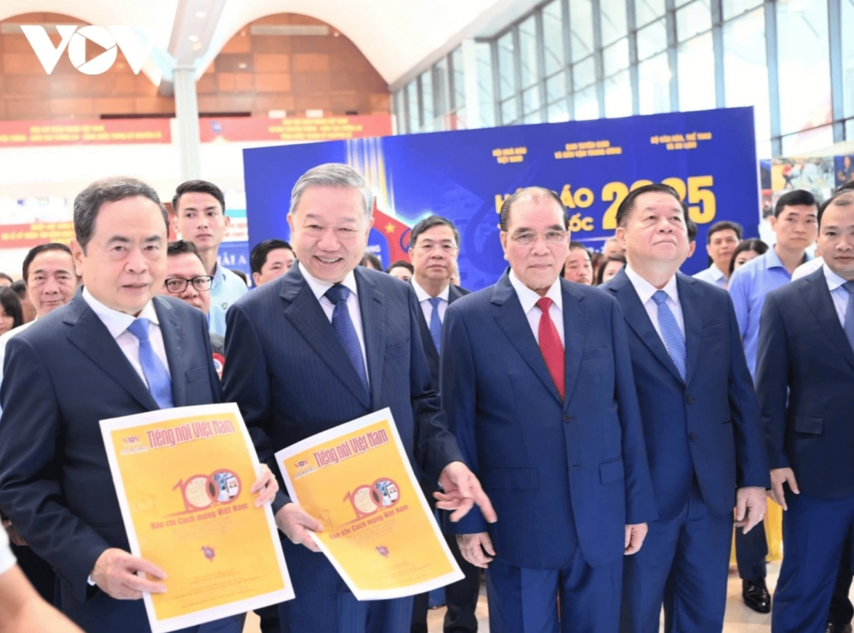 senior leaders attend ceremony marking 100 years of vietnamese revolutionary press picture 14 senior leaders attend ceremony marking 100 years of vietnamese revolutionary press picture 14