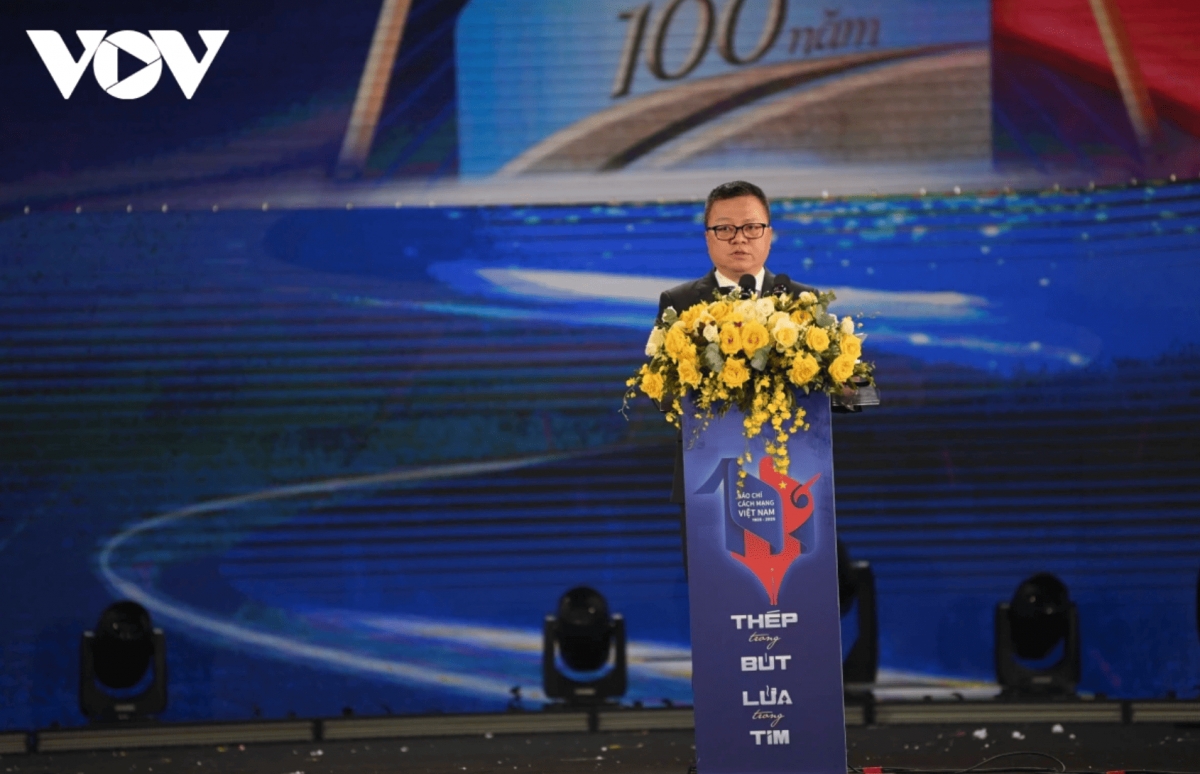overview of the 19th national press awards ceremony in hanoi picture 3 overview of the 19th national press awards ceremony in hanoi picture 3