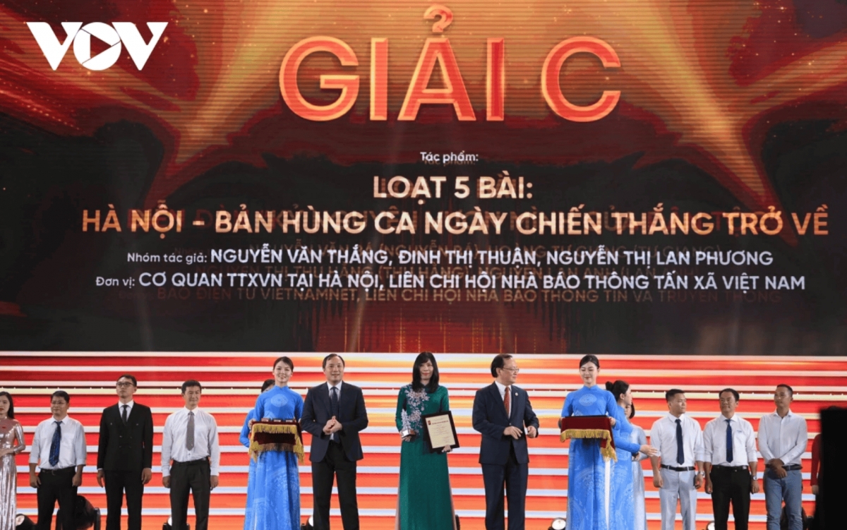 overview of the 19th national press awards ceremony in hanoi picture 8 overview of the 19th national press awards ceremony in hanoi picture 8