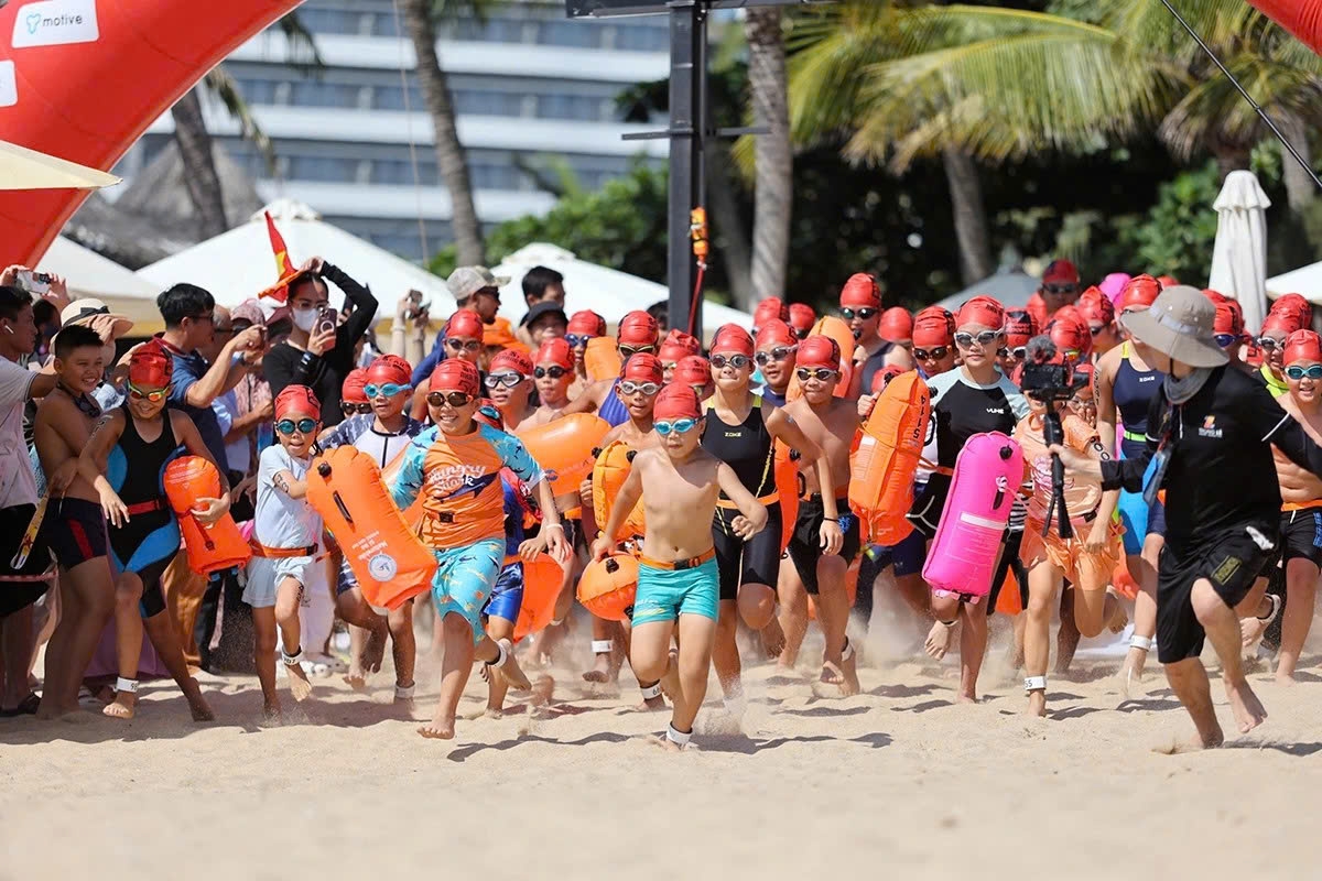 over 800 athletes take part in nha trang open water race picture 1 over 800 athletes take part in nha trang open water race picture 1