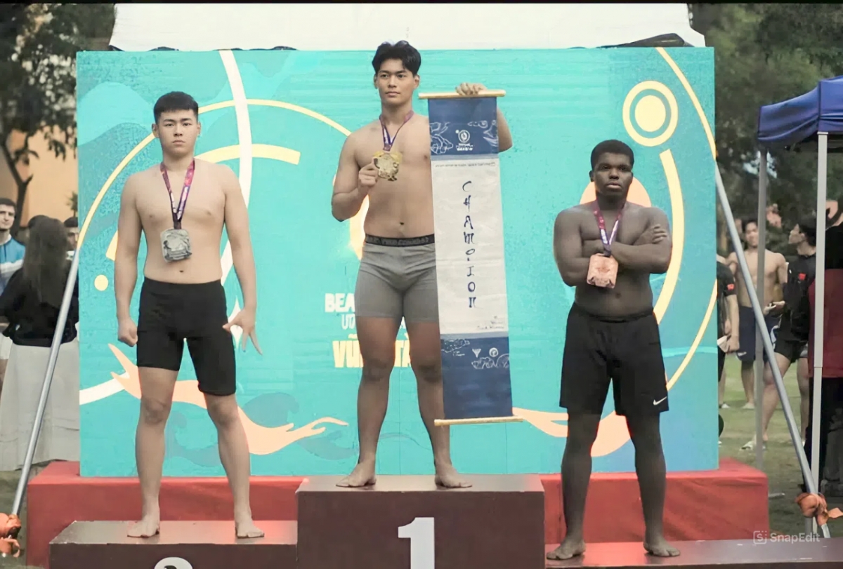 Long An wrestler wins historic gold at Asian Wrestling Championships