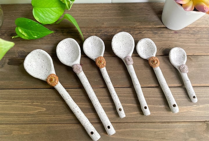 Say rượu mơ thấy dùng thìa gây nôn, phát hiện thìa kẹt trong ruột sau 6 tháng