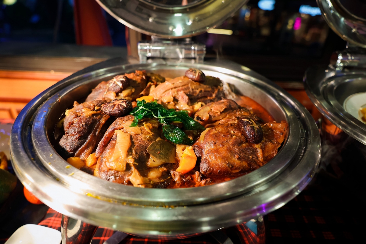  hoa hau via he den le hoi thit bo de chon thit cho nha hang hinh anh 5