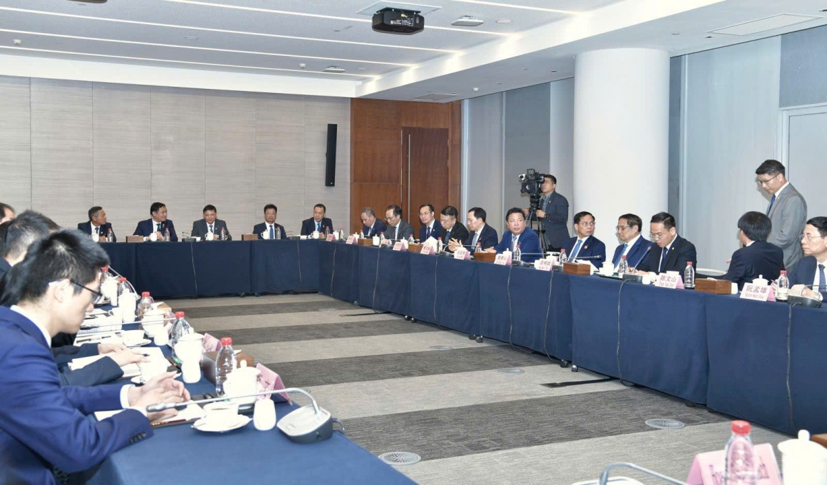 thủ tướng đánh cồng khai mạc phiên giao dịch tại sàn chứng khoán thượng hải hình ảnh 2 thu tuong danh cong khai mac phien giao dich tai san chung khoan thuong hai hinh anh 2