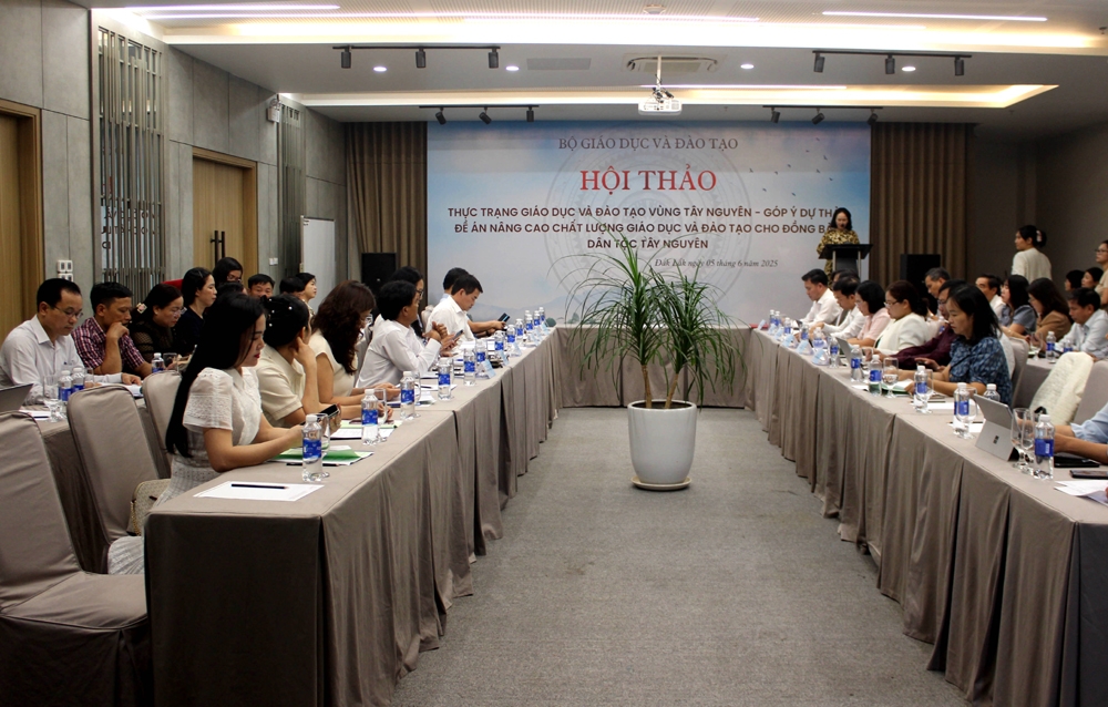 "Không nhà ở, không phòng trọ thì giáo viên không dám bám trường"