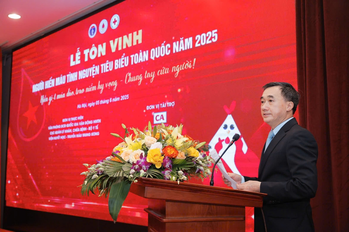 tôn vinh 100 gương mặt hiến máu tiêu biểu toàn quốc 2025 hình ảnh 2 ton vinh 100 guong mat hien mau tieu bieu toan quoc 2025 hinh anh 2