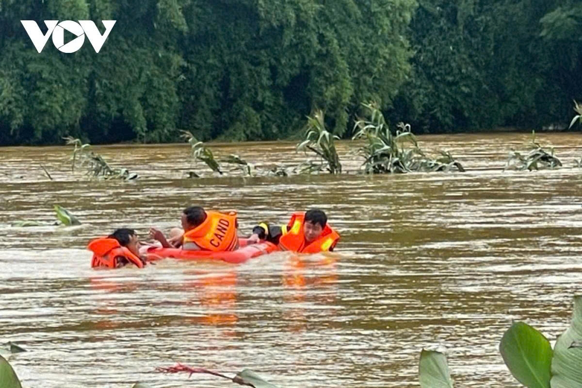 torrential rain lashes north, heatwave bakes central region picture 1 torrential rain lashes north, heatwave bakes central region picture 1