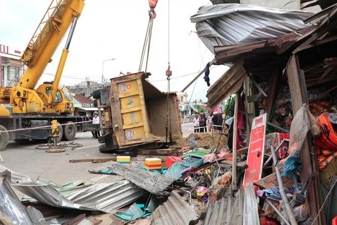vietnam sees sharp drop in traffic accidents in five months picture 1 vietnam sees sharp drop in traffic accidents in five months picture 1