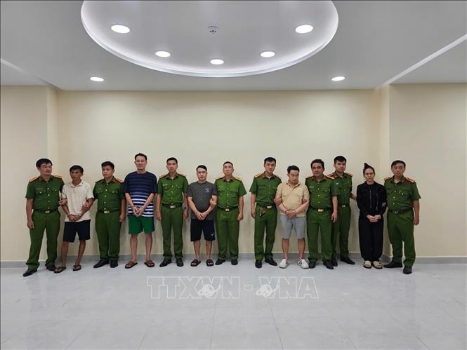Triệt phá đường dây sản xuất dầu nhớt giả quy mô lớn