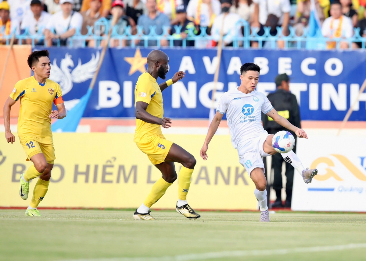 nam Định vô địch v-league 2024 2025, cuộc chiến trụ hạng căng như dây đàn hình ảnh 10 nam Dinh vo dich v-league 2024 2025, cuoc chien tru hang cang nhu day dan hinh anh 10