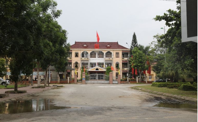 Thông tin tiếp vụ UBND xã nợ dân tiền ăn uống, tiếp khách hàng chục triệu đồng