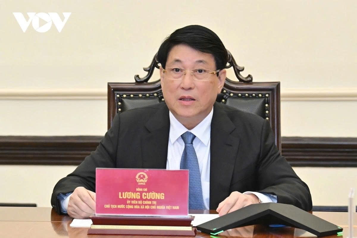 president luong cuong holds phone talks with rok counterpart picture 1