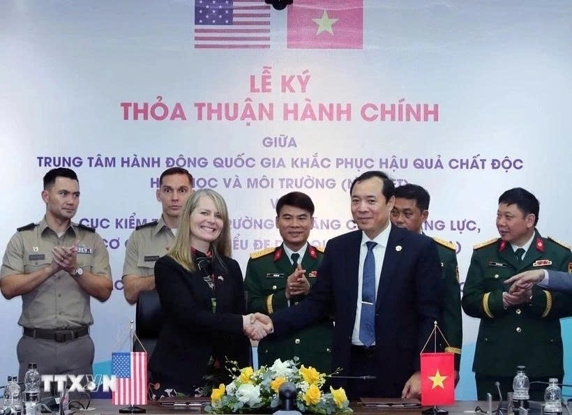 vietnam, us sign pact to bolster response to chemical, biological, nuclear threats picture 1 vietnam, us sign pact to bolster response to chemical, biological, nuclear threats picture 1