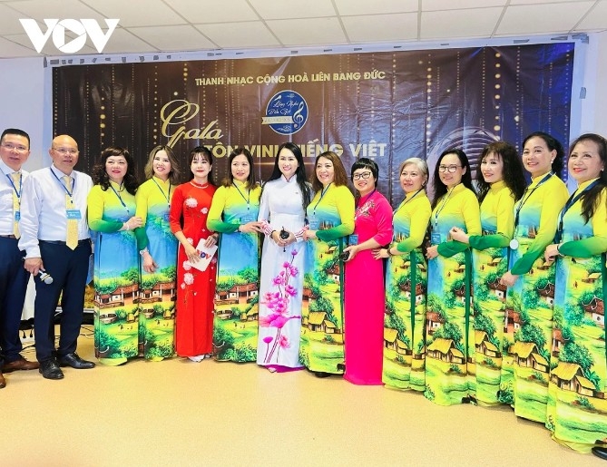 rostock gala honours vietnamese language and identity picture 3 rostock gala honours vietnamese language and identity picture 3
