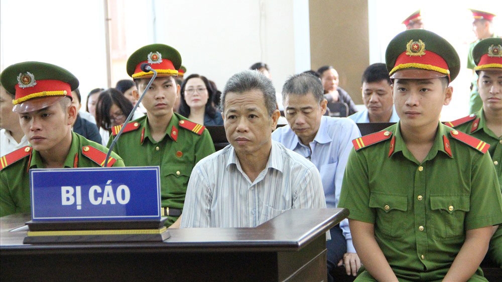 khiếu nại đình chỉ điều tra, cựu bí thư bến cát yêu cầu minh oan hình ảnh 2 khieu nai dinh chi dieu tra, cuu bi thu ben cat yeu cau minh oan hinh anh 2