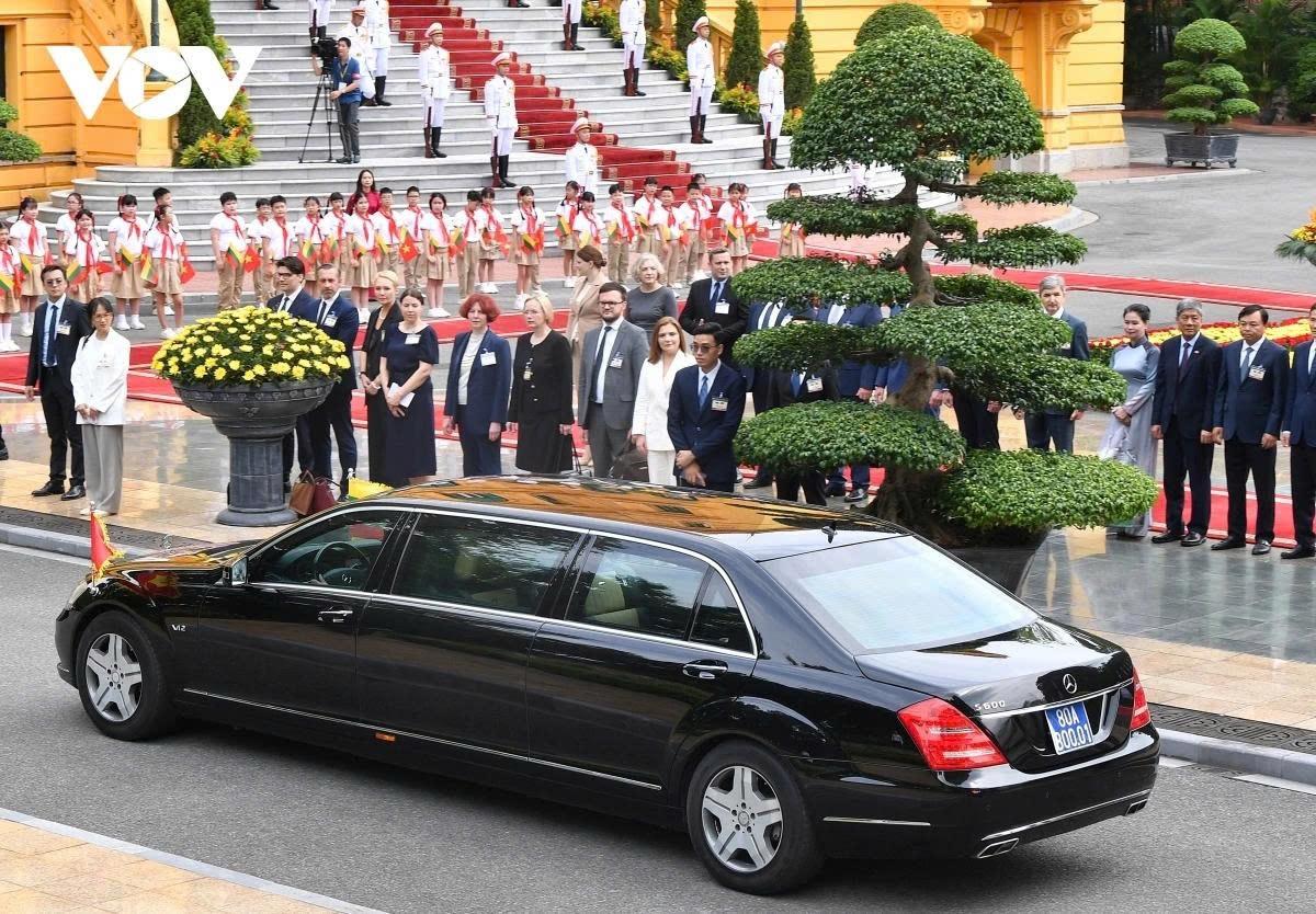 warm reception for lithuanian president gitanas nauseda in hanoi picture 4 warm reception for lithuanian president gitanas nauseda in hanoi picture 4